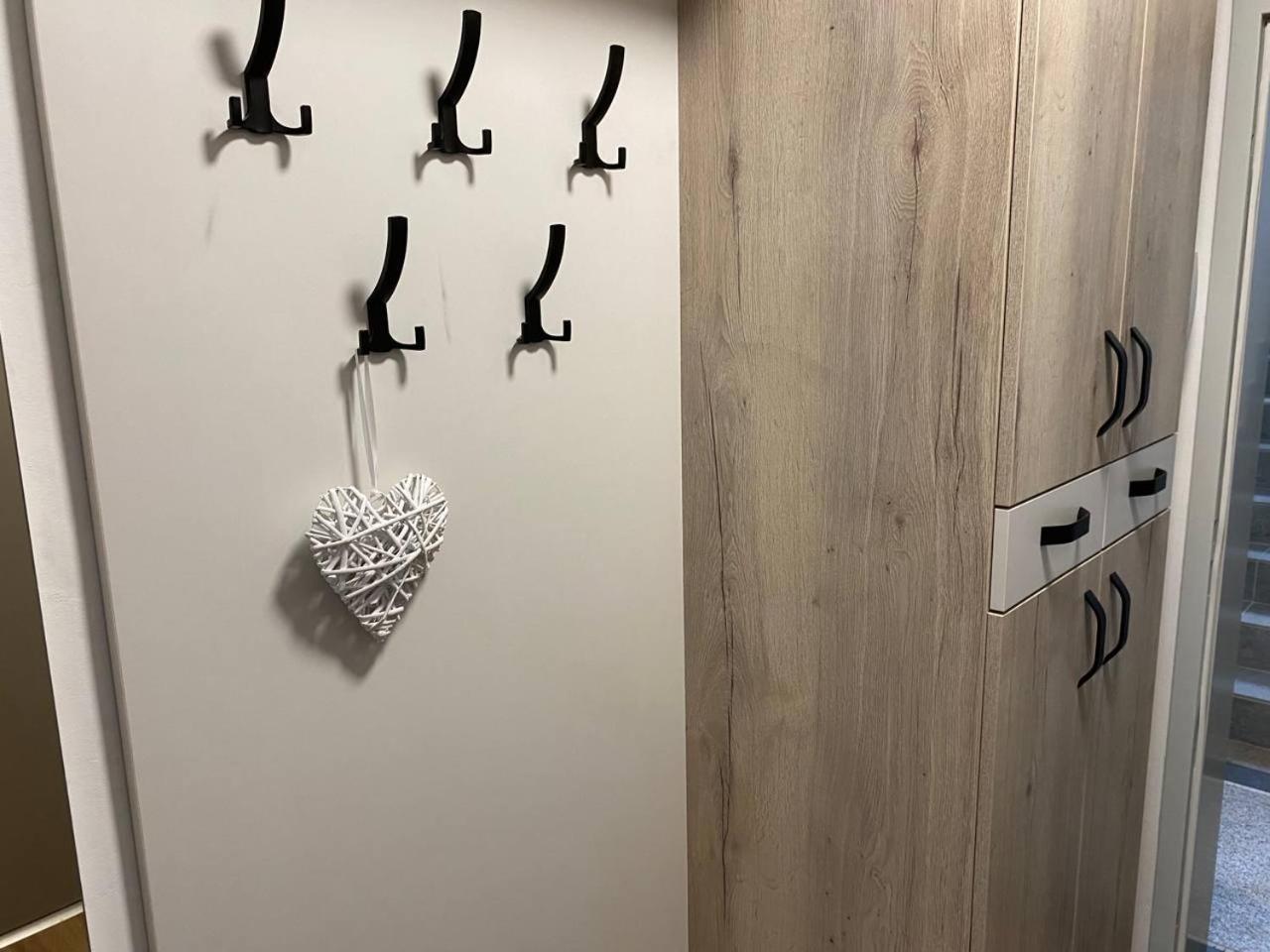 Perla Hradce 101 Apartamento Hradec Králové Exterior foto