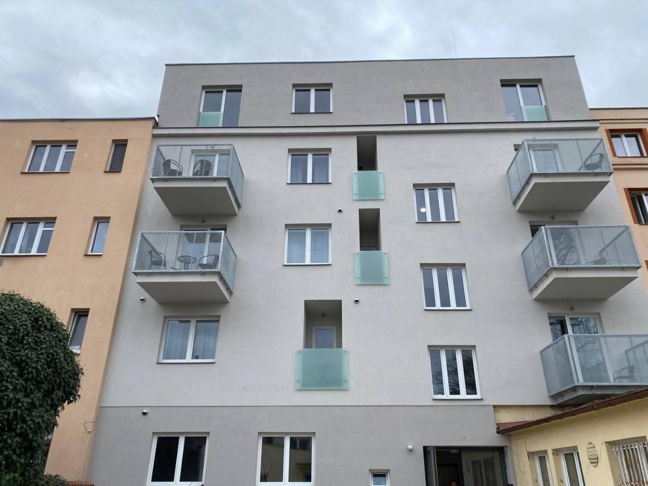 Perla Hradce 101 Apartamento Hradec Králové Exterior foto