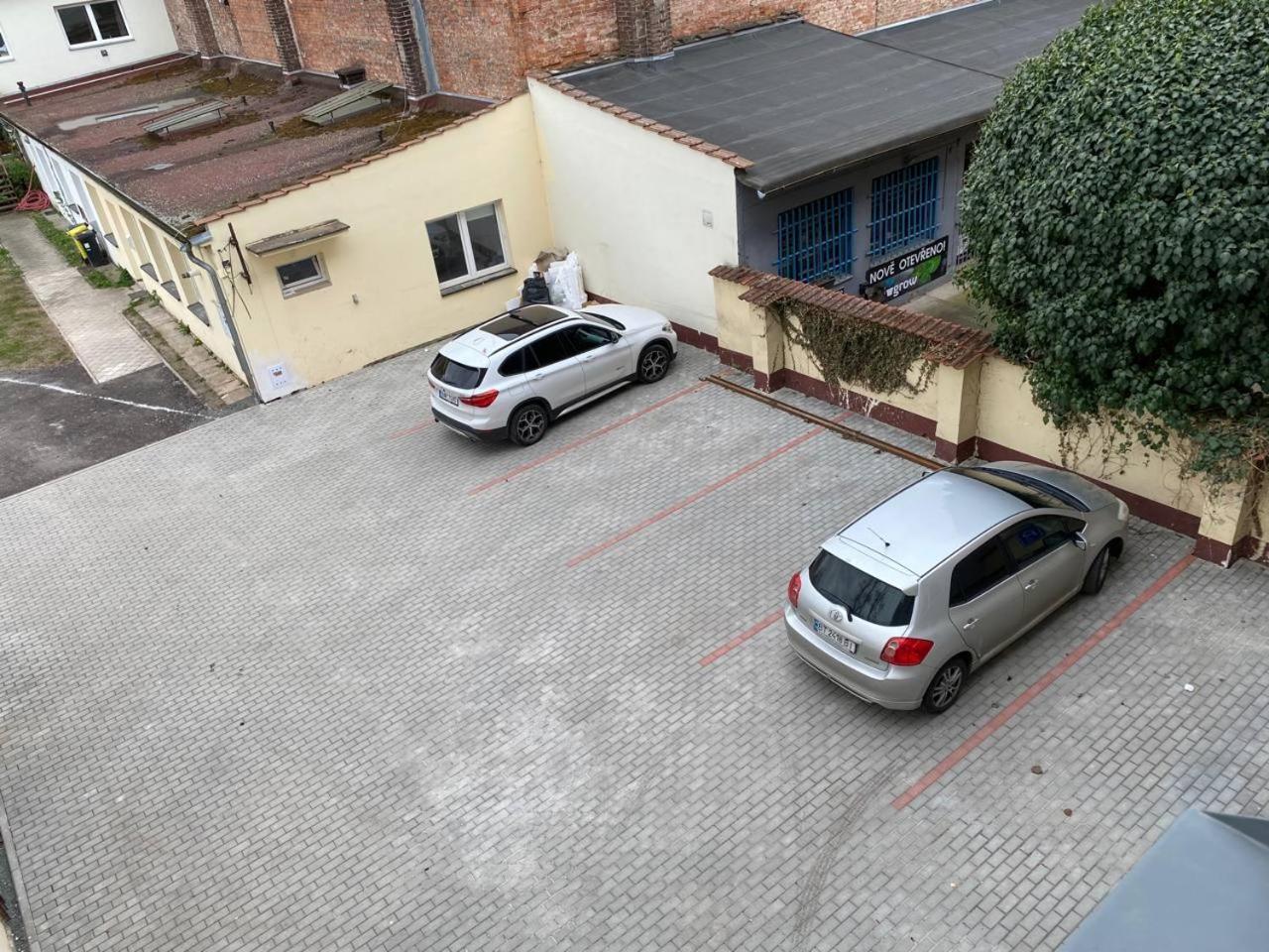 Perla Hradce 101 Apartamento Hradec Králové Exterior foto