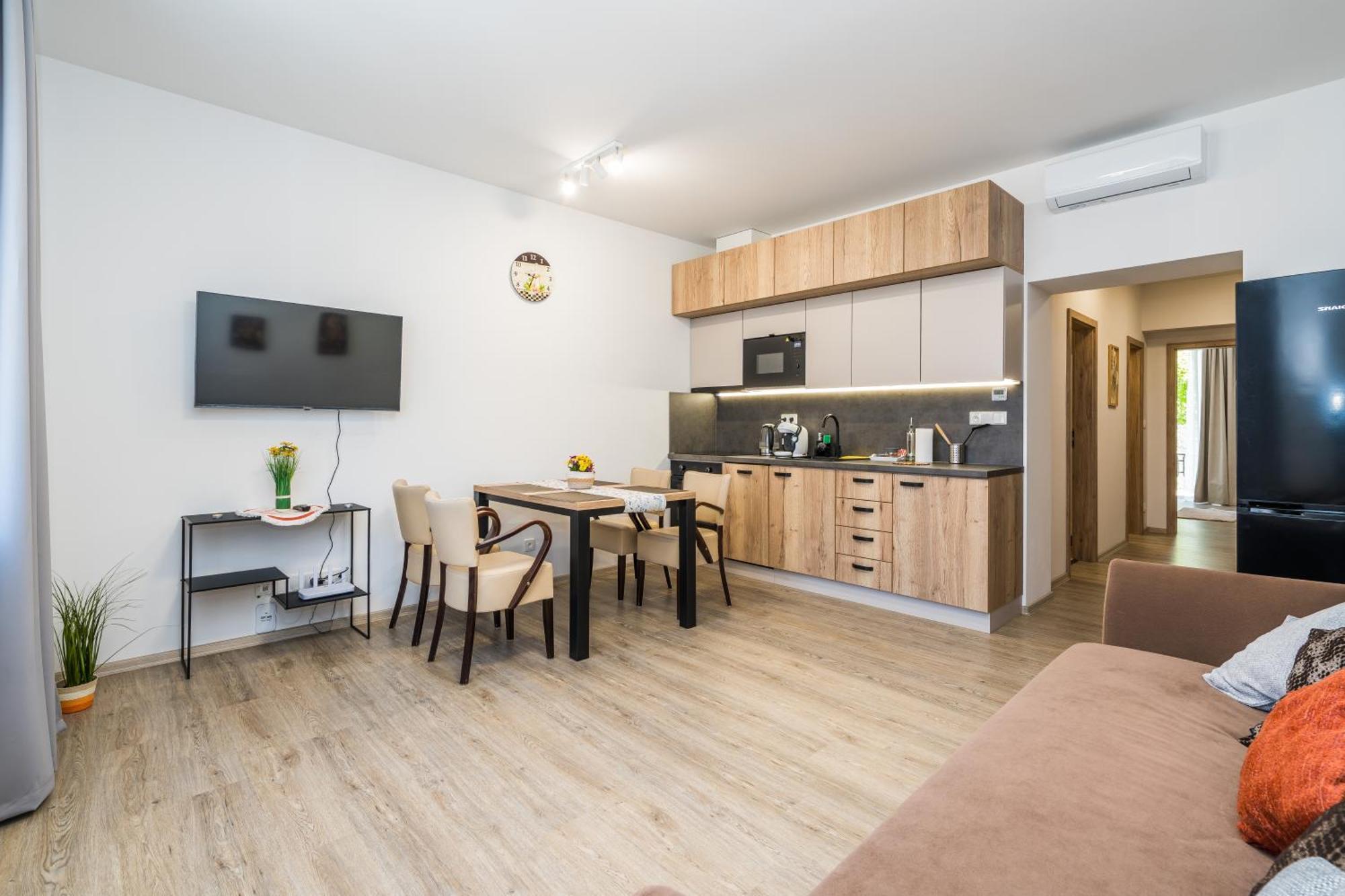 Perla Hradce 101 Apartamento Hradec Králové Exterior foto