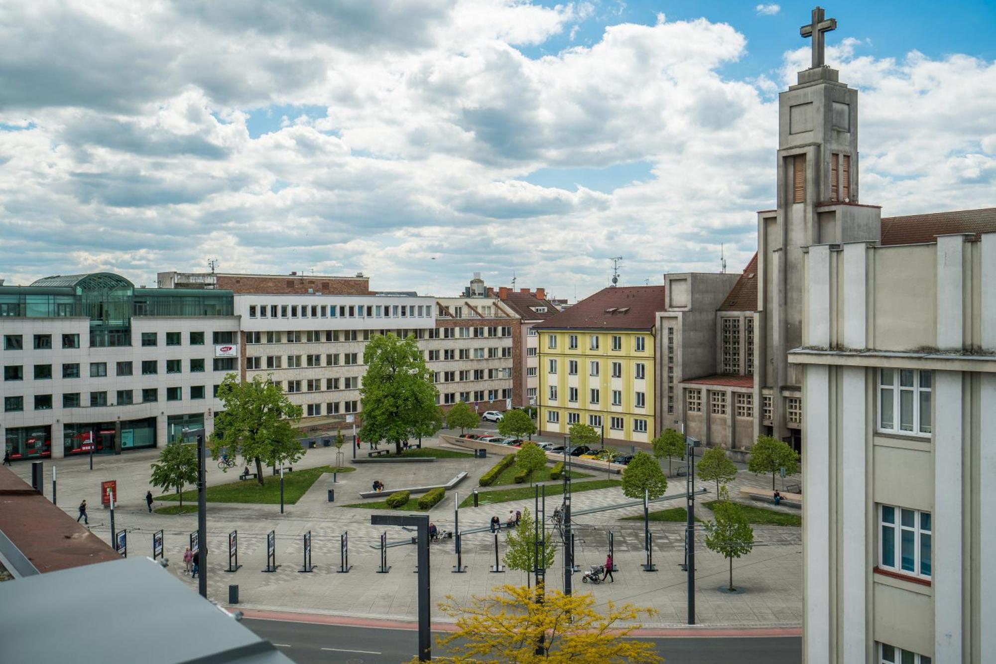 Perla Hradce 101 Apartamento Hradec Králové Exterior foto