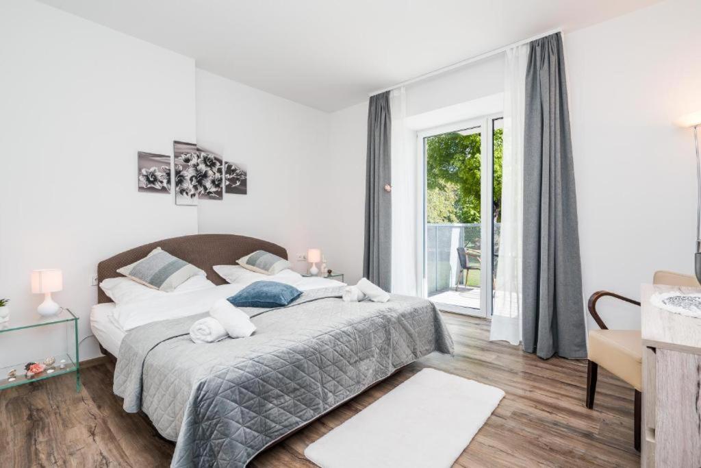 Perla Hradce 101 Apartamento Hradec Králové Exterior foto